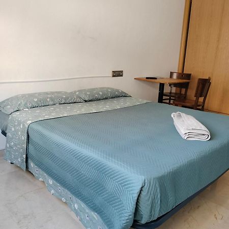 Holiday Centre Deluxe Apartman Alicante Kültér fotó
