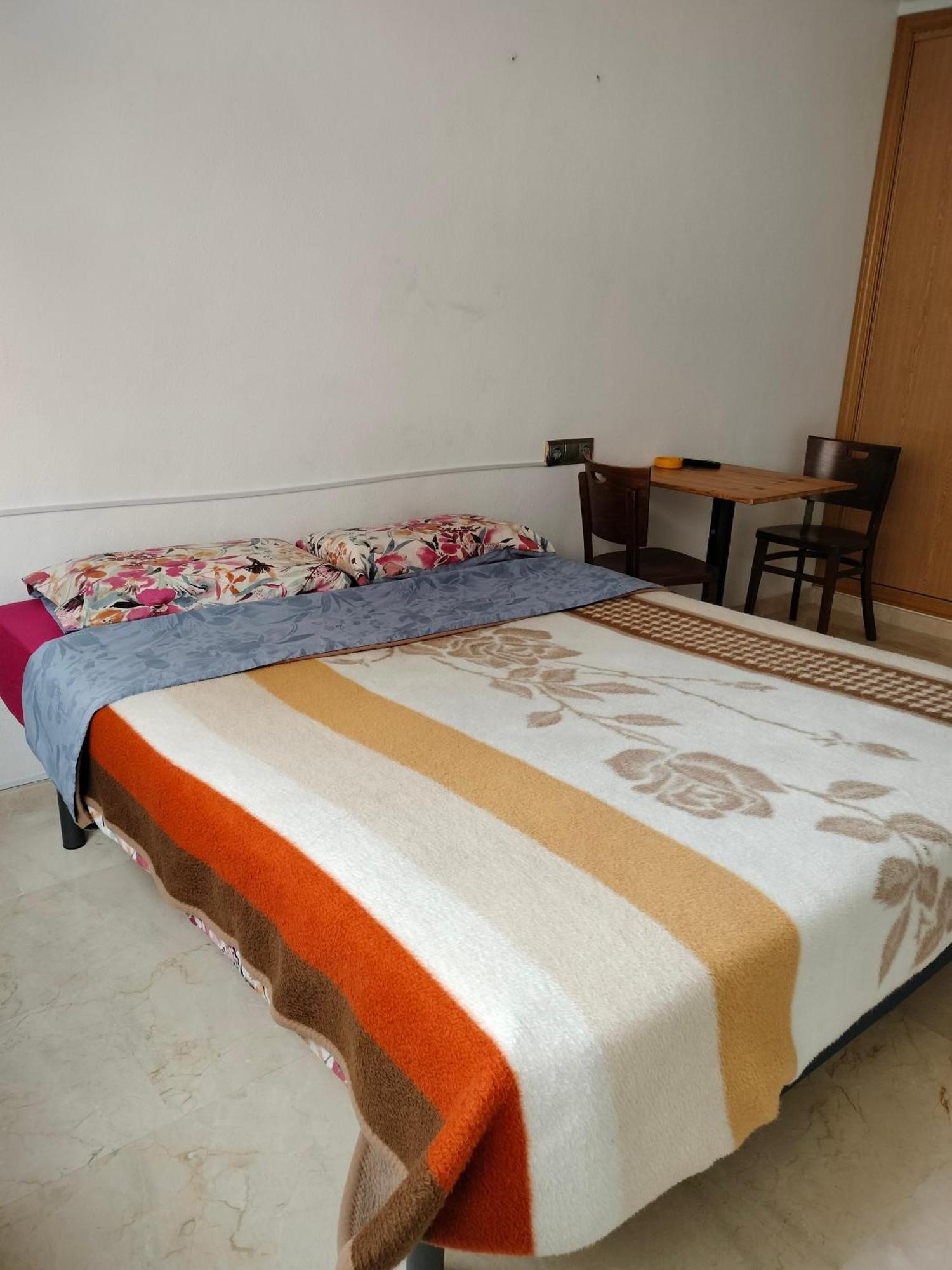 Holiday Centre Deluxe Apartman Alicante Kültér fotó