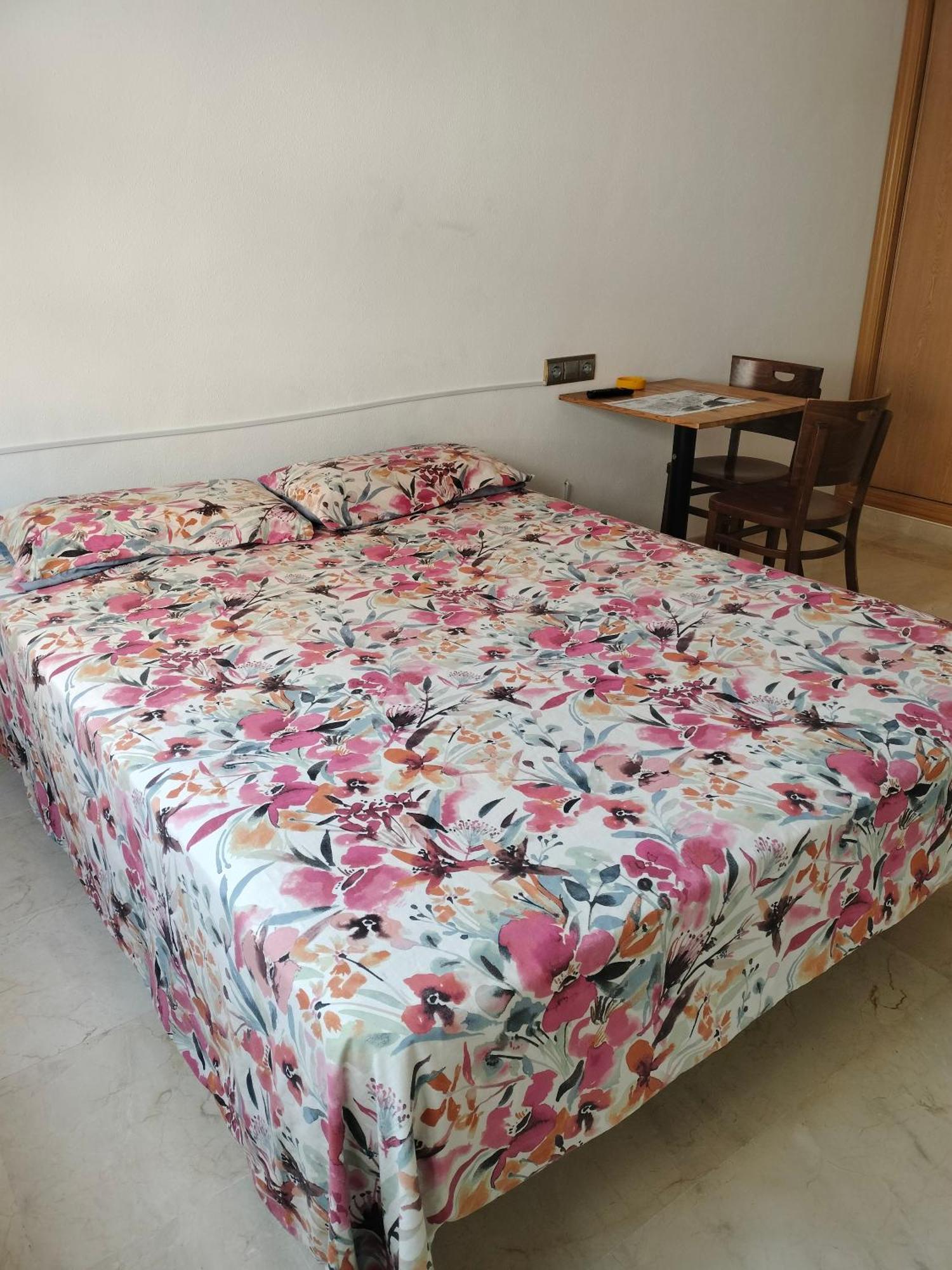 Holiday Centre Deluxe Apartman Alicante Kültér fotó