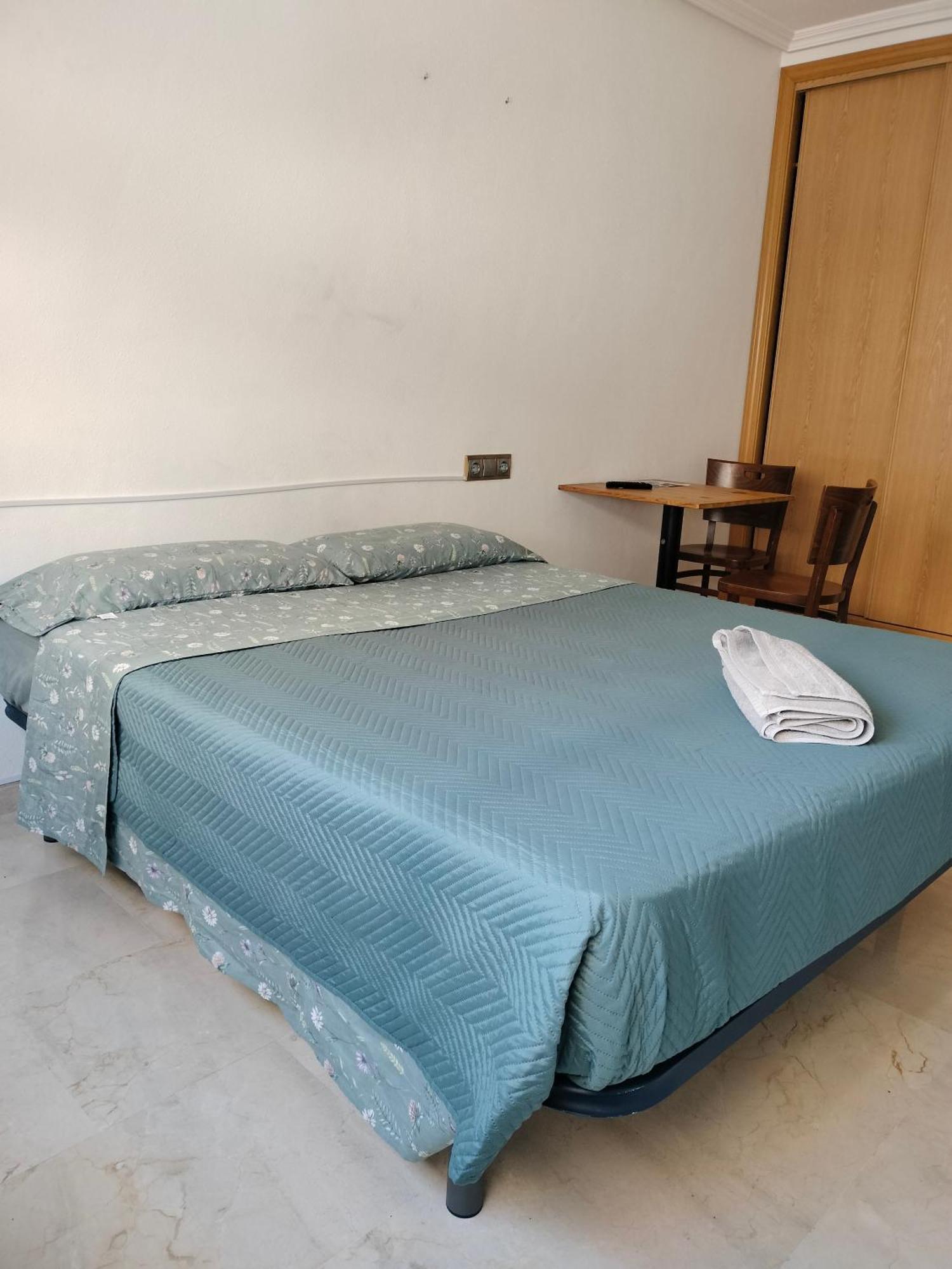 Holiday Centre Deluxe Apartman Alicante Kültér fotó