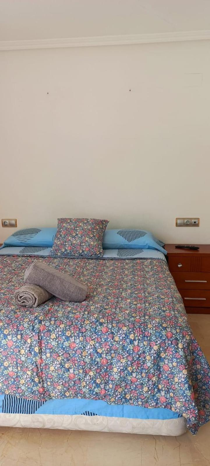 Holiday Centre Deluxe Apartman Alicante Kültér fotó