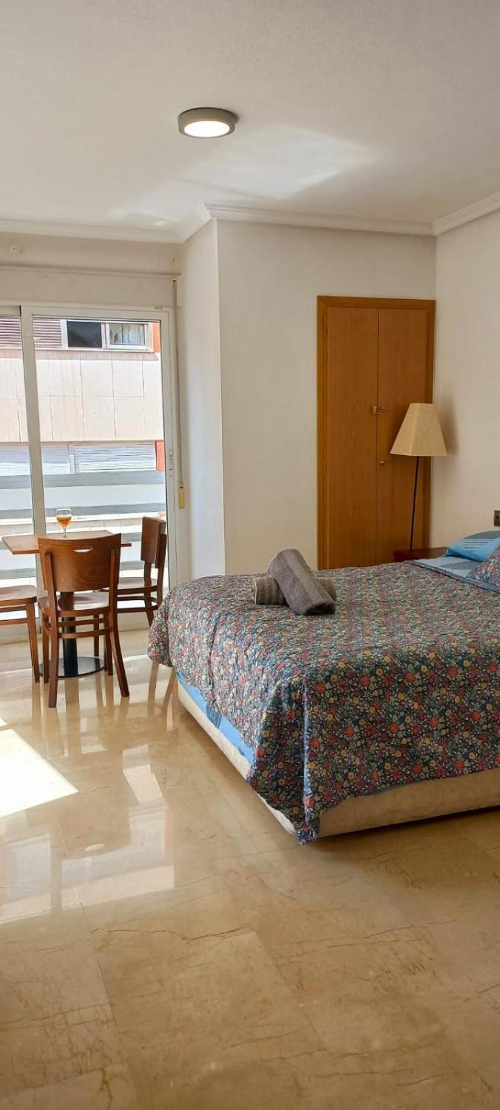 Holiday Centre Deluxe Apartman Alicante Kültér fotó