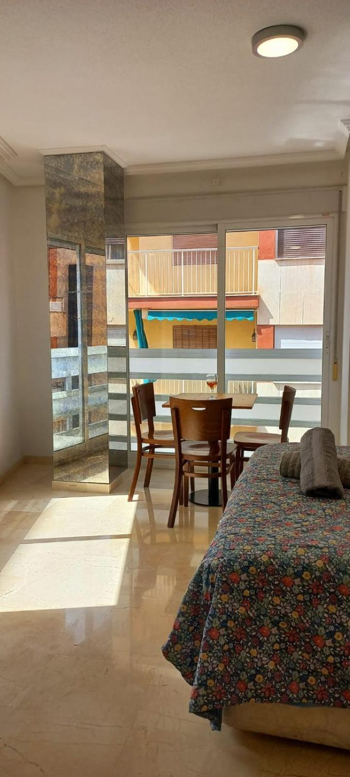Holiday Centre Deluxe Apartman Alicante Kültér fotó